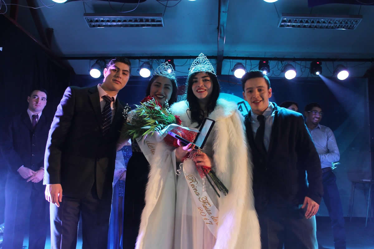 MARÍA URRUTIA, REPRESENTANTE DE LA ALIANZA "NEGRIPSO", ES LA NUEVA SOBERANA DE LA FIESTA DE LA NIEVE EN PUERTO WILLIAMS